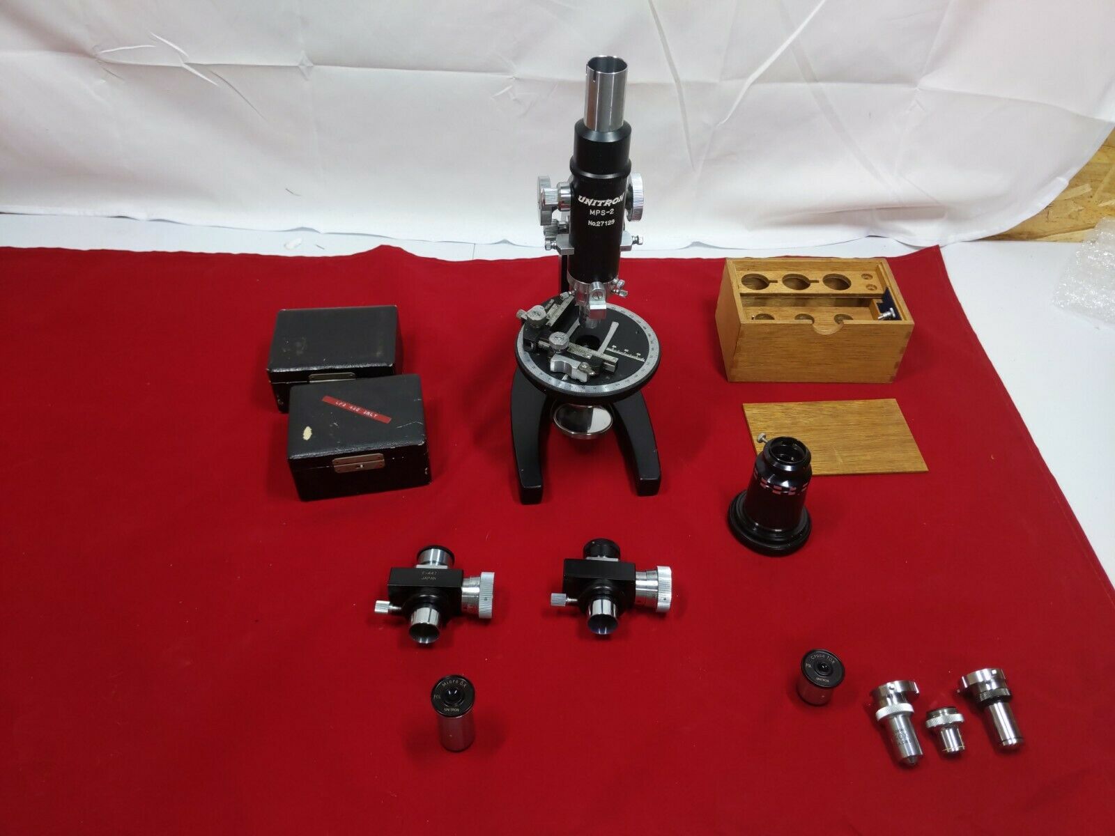 Unitron Polarizing Microscope MPS-2 + Accessories Objective and Eye Pieces