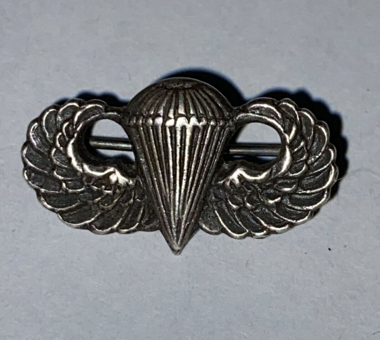 WWII U.S. PARATROOPER JUMP WING - PIN BACK, STERLING